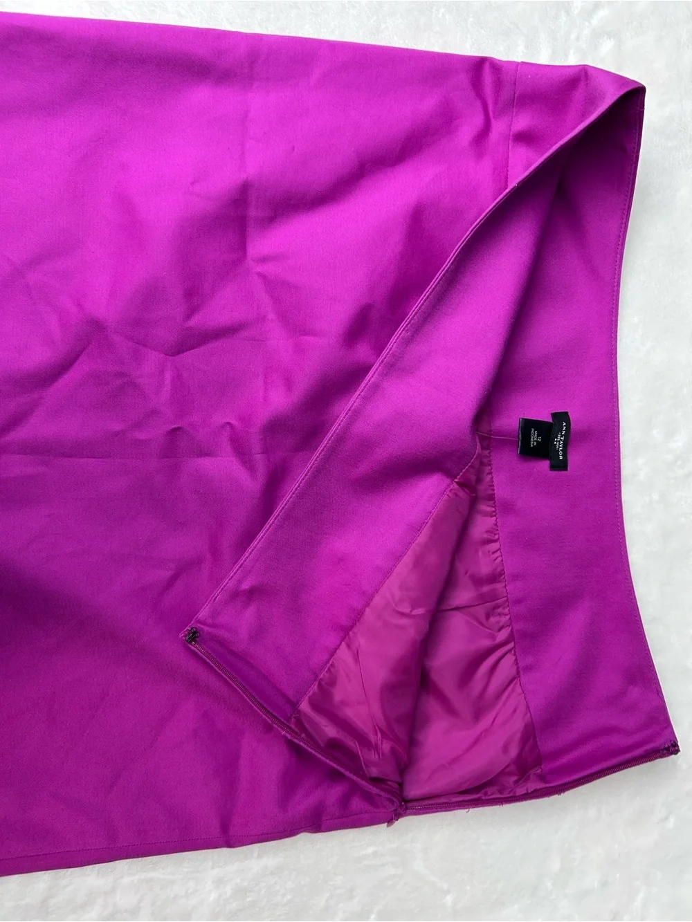 Ann Taylor Bright Fuchsia Mini Pencil Skirt Lined Zipper Closure Size 12